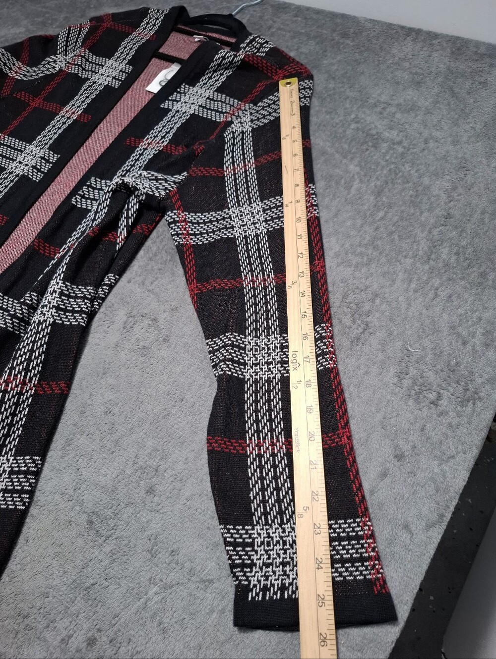 Croft & Barrow Open Cardigan Womens 1X Black White Red Plaid Long Sleeve Sweater - Picture 7 of 9